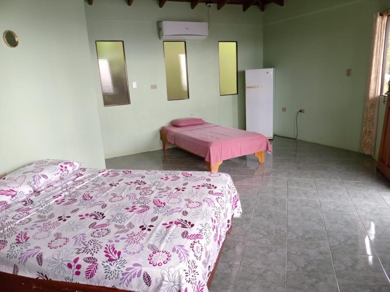 Ballena Paraiso Lodge 우비타 외부 사진